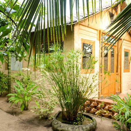 Monsoon Eco Resort - Whisky Point Arugambay Потувил Екстериор снимка